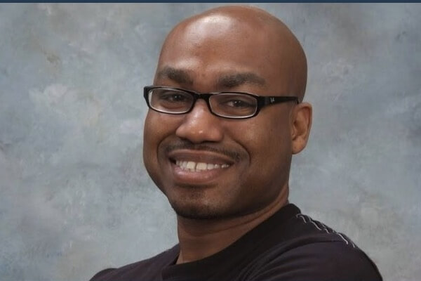 You are currently viewing Mani Saint-Victor, MD: Rewriting Your Story For Success