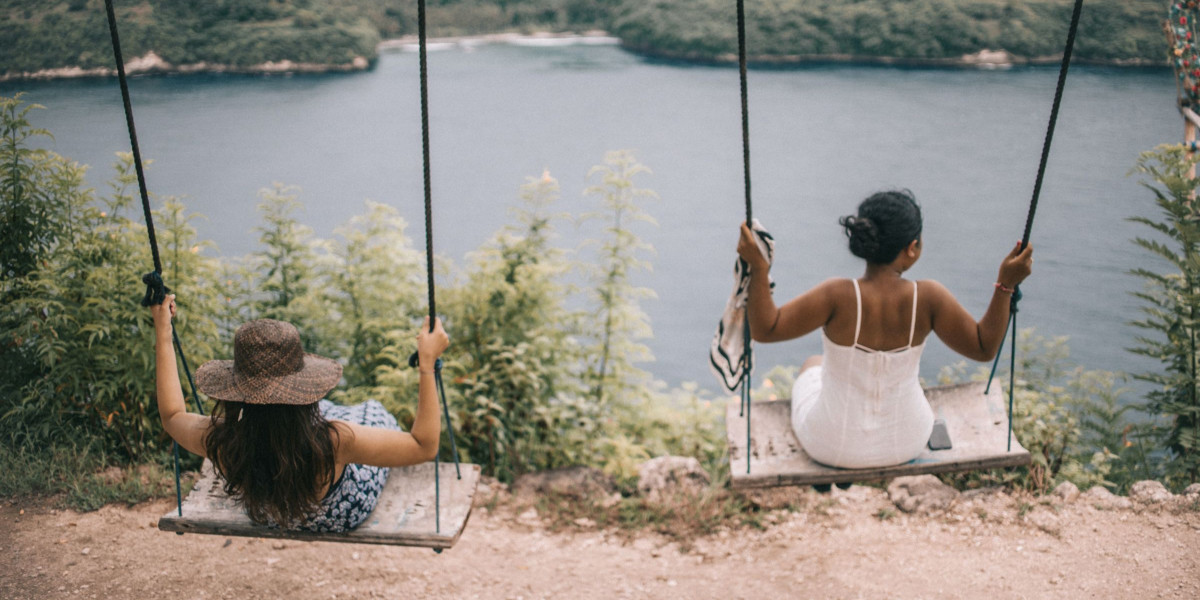 Read more about the article Happy doctors Are Caring For Patients In Ideal Clinics.