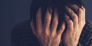 Read more about the article Addiction vs Dependence: What’s the Difference?