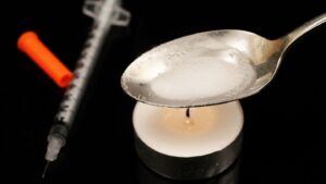 Read more about the article What Are The Signs of Heroin Addiction?